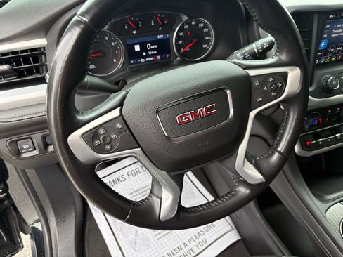 Used 2021 GMC Acadia SLT AWD/4WD image 15