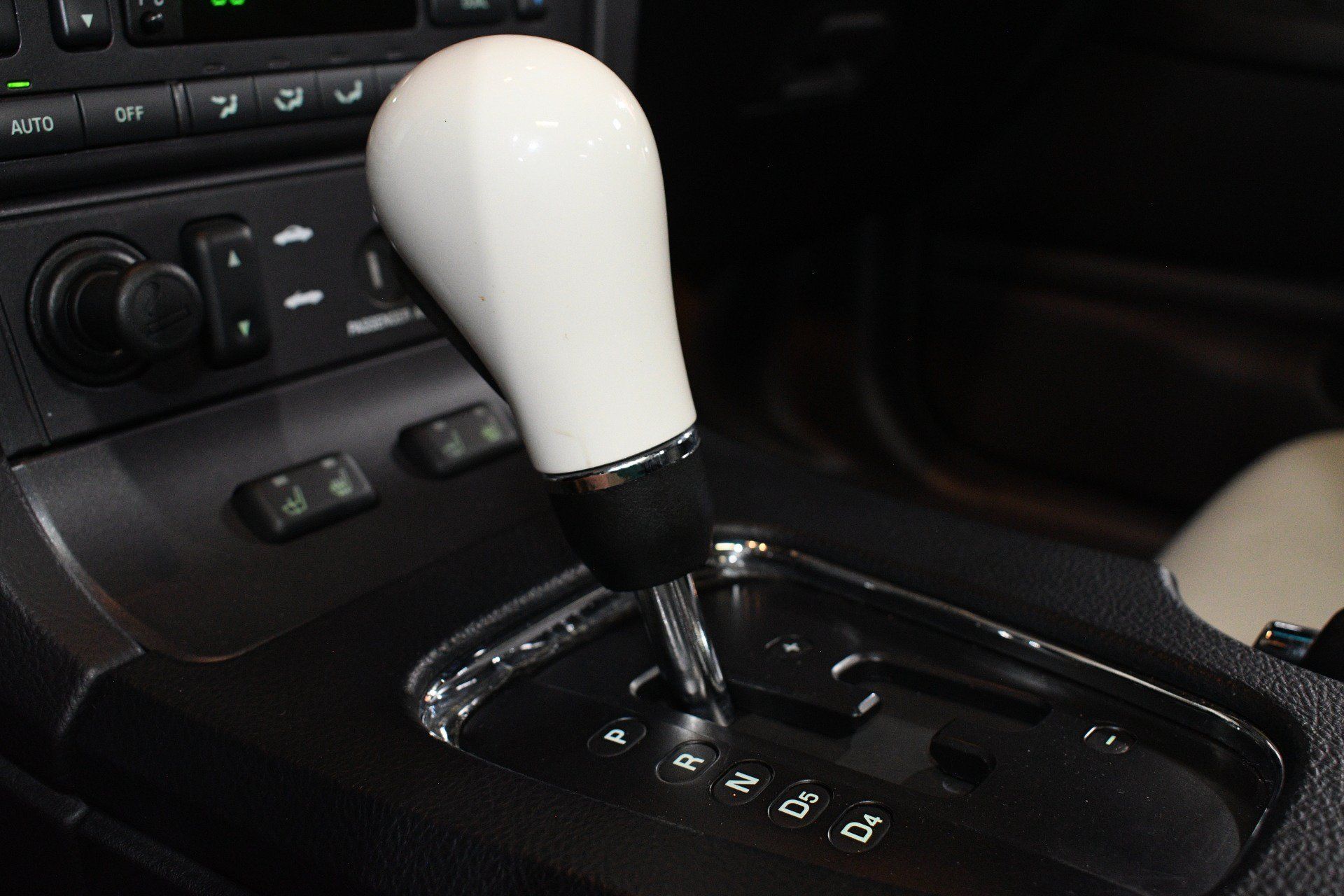 Used 2003 Ford Thunderbird RWD image 39
