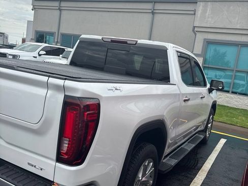 Used 2022 GMC Sierra 1500 SLT w/ SLT Premium Package AWD/4WD image 3