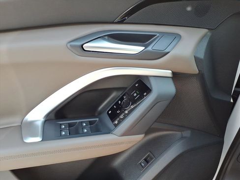 Certified 2025 Audi Q5 Premium w/ Convenience Package AWD/4WD image 13