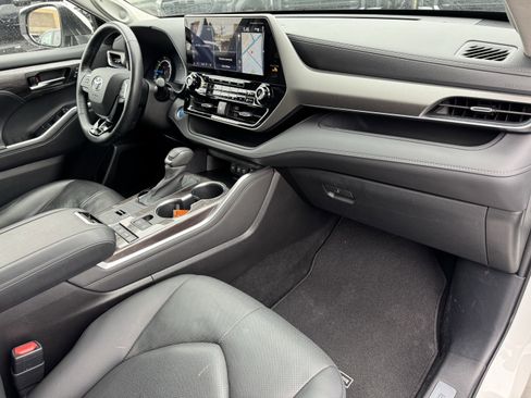 Used 2021 Toyota Highlander Limited image 44