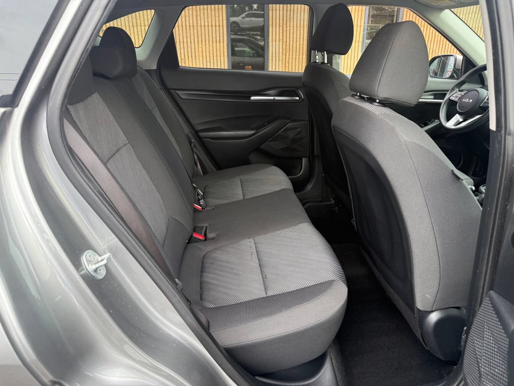 Used 2024 Kia Seltos LX AWD/4WD image 13