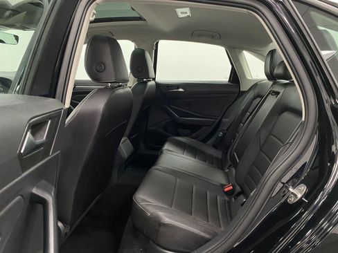 Used 2024 Volkswagen Jetta SE w/ Panoramic Sunroof Package FWD image 26