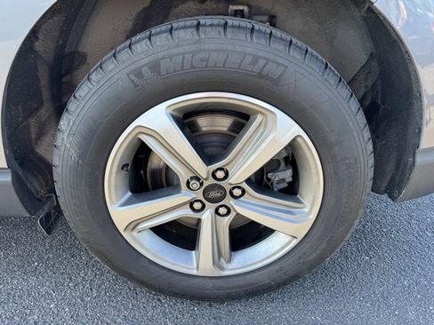 Used 2023 Ford Edge SEL w/ Convenience Package image 11