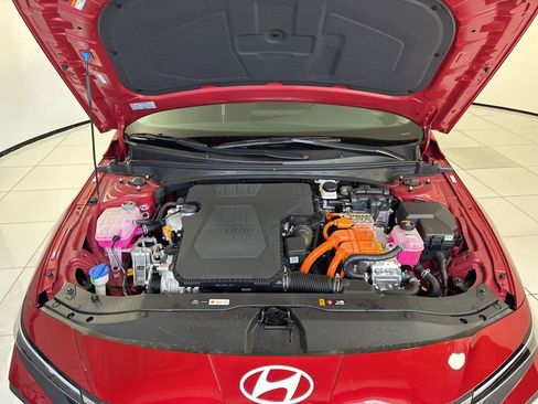 New 2025 Hyundai Elantra Hybrid FWD image 11