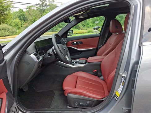 Used 2024 BMW 330i xDrive Sedan w/ Convenience Package AWD/4WD image 14
