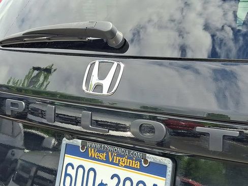 Used 2025 Honda Pilot Elite image 30