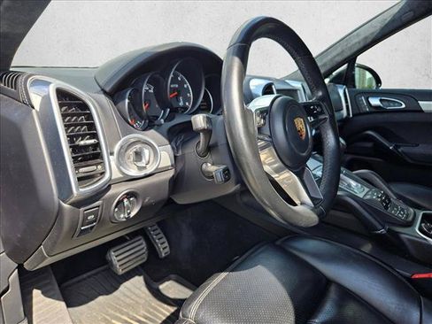 Used 2018 Porsche Cayenne GTS AWD/4WD image 7