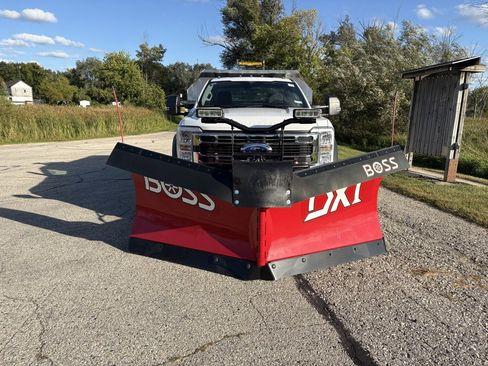 New 2025 Ford F550 4x4 Regular Cab Super Duty image 3