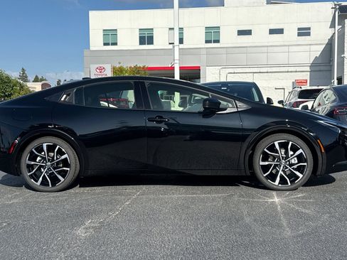 New 2026 Toyota Prius Plug-In Hybrid FWD image 9