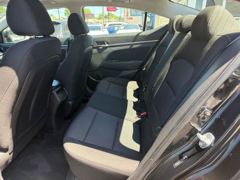 Used 2018 Hyundai Elantra Value Edition FWD image 10