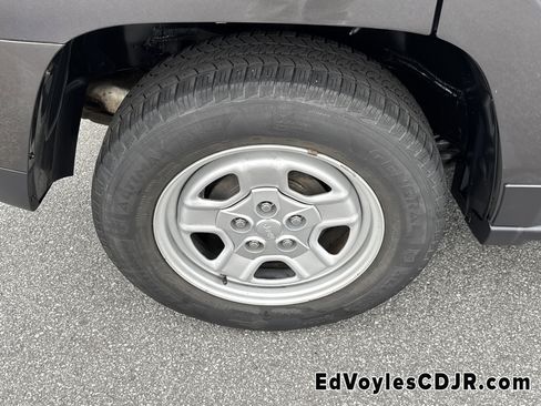 Used 2016 Jeep Patriot Sport w/ Power Value Group image 21