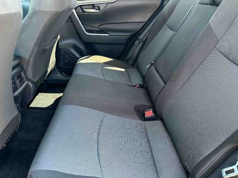 Used 2025 Toyota RAV4 XLE FWD image 18