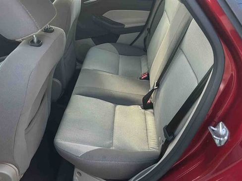 Used 2014 Ford Focus SE FWD image 10
