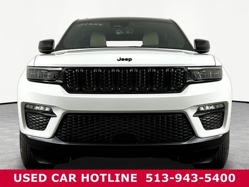Used 2025 Jeep Grand Cherokee Limited AWD/4WD image 2