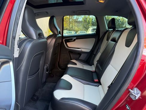 Used 2017 Volvo XC60 T5 Dynamic w/ Preferred Option Package image 13