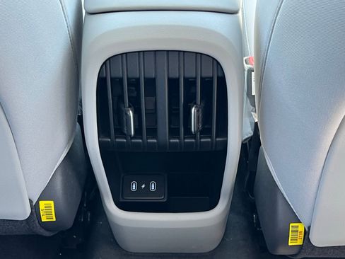 Used 2025 Hyundai Kona SEL image 18