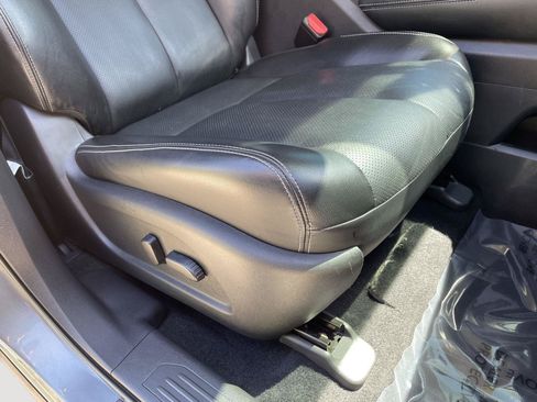 Used 2017 Nissan Murano Platinum w/ Platinum Technology Package FWD image 3
