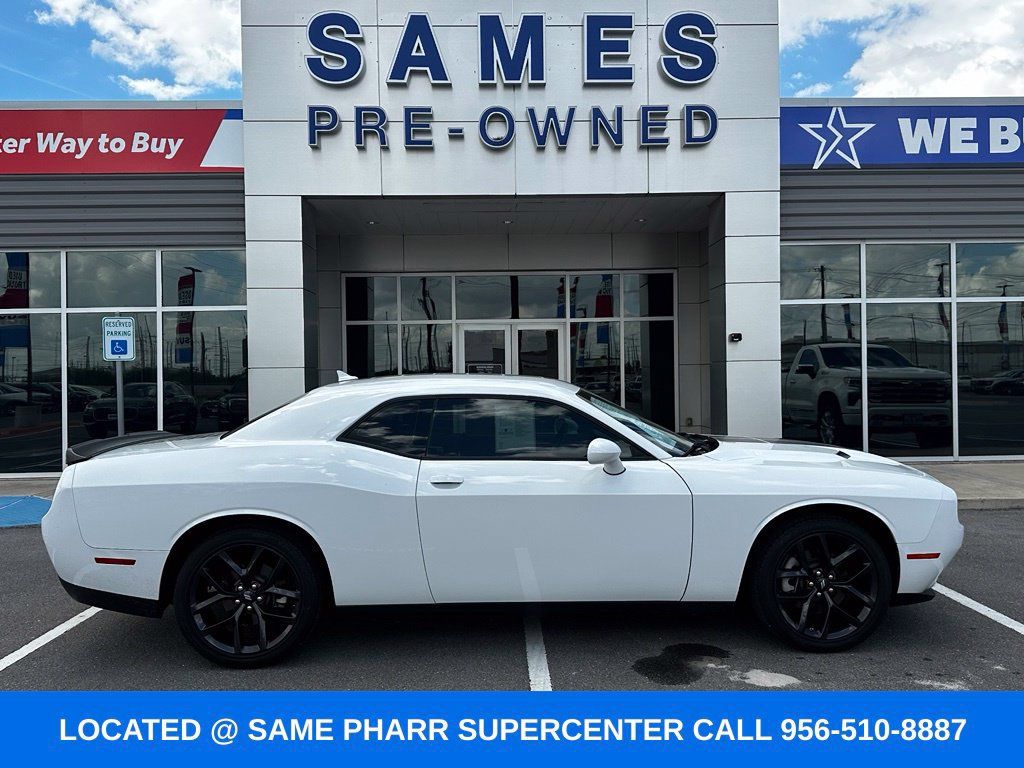 Used 2022 Dodge Challenger SXT w/ Plus Package RWD image 5