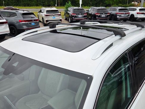 Used 2024 Volkswagen Atlas SEL Premium R-Line AWD/4WD image 12