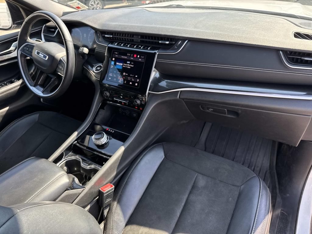 Used 2022 Jeep Grand Cherokee L Laredo RWD image 13