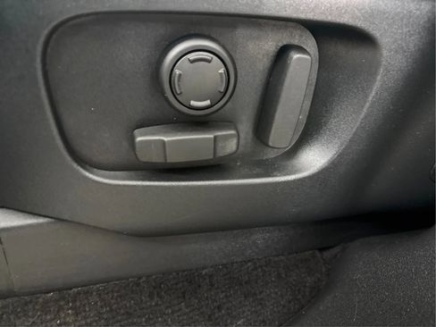 Used 2020 Land Rover Discovery HSE image 25