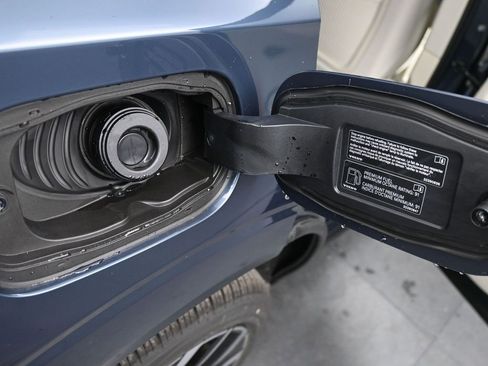 New 2026 Volvo XC60 B5 Ultra w/ Protection Package Premier image 18