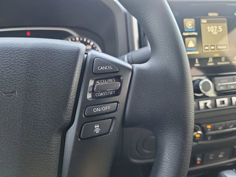 Used 2025 Nissan Frontier SV image 18