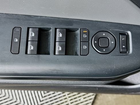 Used 2025 Kia K4 LXS image 15