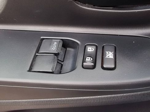 Used 2015 Toyota Yaris L FWD image 9