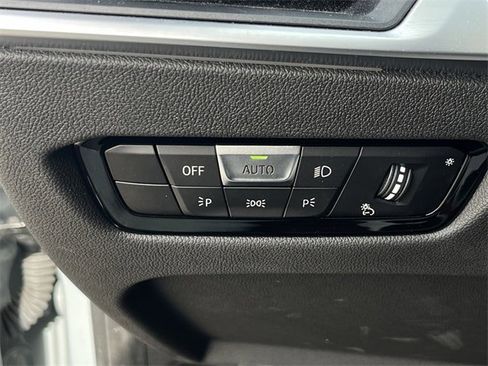 Used 2023 BMW M340i w/ Premium Package image 25