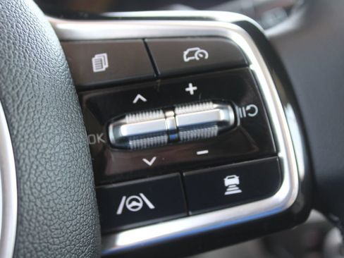 Certified 2025 Kia Sorento EX w/ Panoramic Sunroof Package FWD image 32