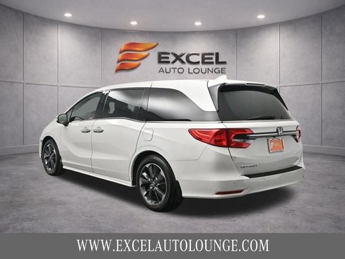Used 2023 Honda Odyssey Elite image 4