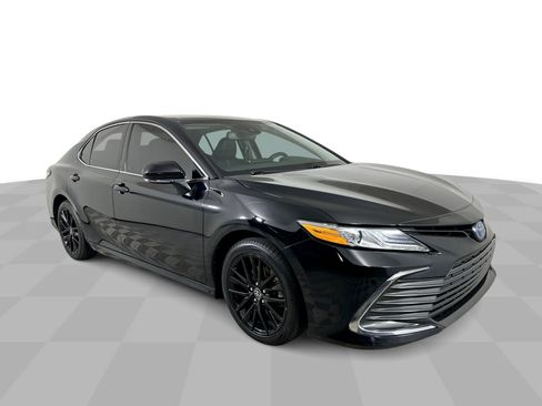 Used 2022 Toyota Camry XLE image 38