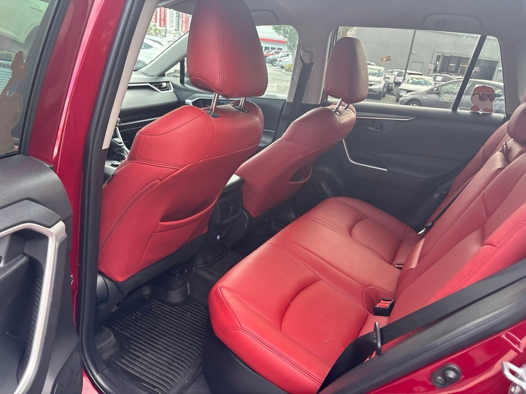 Used 2024 Toyota RAV4 LE AWD/4WD image 11