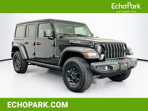 Used 2023 Jeep Wrangler Unlimited w/ Cold Weather Group AWD/4WD image 1