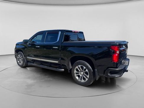 Used 2024 Chevrolet Silverado 1500 High Country w/ Technology Package AWD/4WD image 3