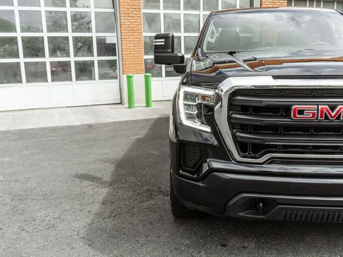 Used 2021 GMC Sierra 1500 4x4 Crew Cab w/ Sierra Value Package image 30