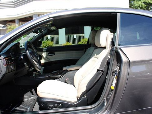 Used 2011 BMW 335i Convertible RWD image 12