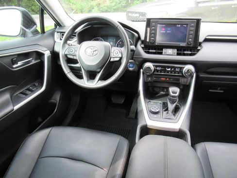 Used 2022 Toyota RAV4 XLE Premium AWD/4WD image 13