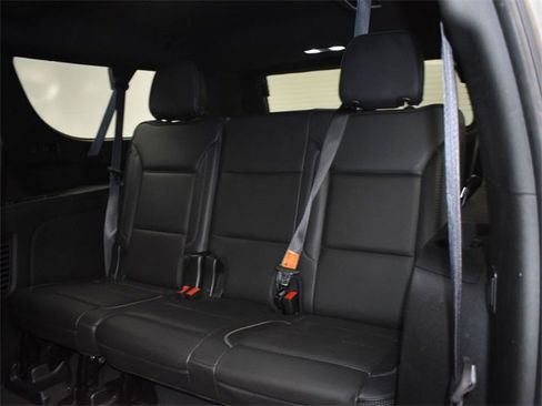 Used 2022 GMC Yukon XL Denali image 11