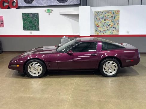 Used 1995 Chevrolet Corvette Coupe RWD image 94