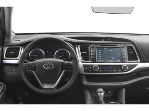Used 2019 Toyota Highlander XLE image 10