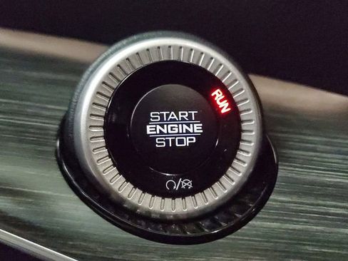 Used 2023 Jeep Wagoneer L Series II image 30