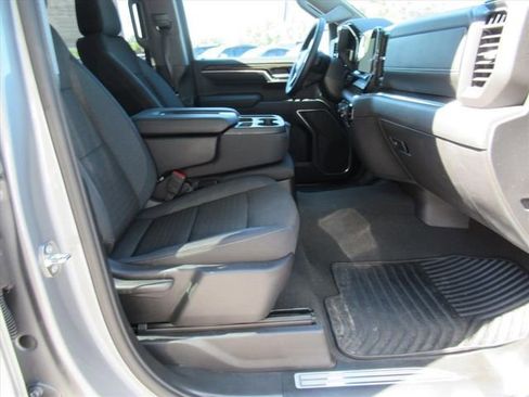 Used 2024 Chevrolet Silverado 1500 LT AWD/4WD image 10