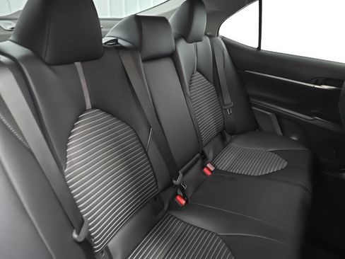 Used 2023 Toyota Camry SE image 16