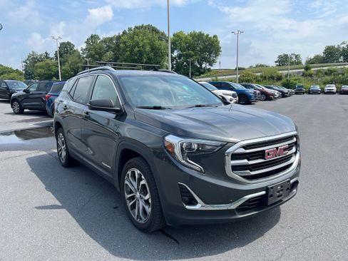 Used 2018 GMC Terrain SLT w/ Preferred Package AWD/4WD image 4