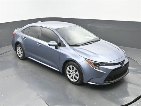 Used 2024 Toyota Corolla LE image 29