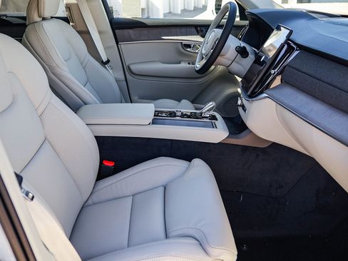 New 2026 Volvo XC90 T8 Ultra w/ Protection Package Premier AWD/4WD image 17