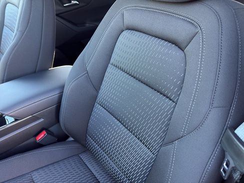 New 2026 Chevrolet Equinox LT image 11